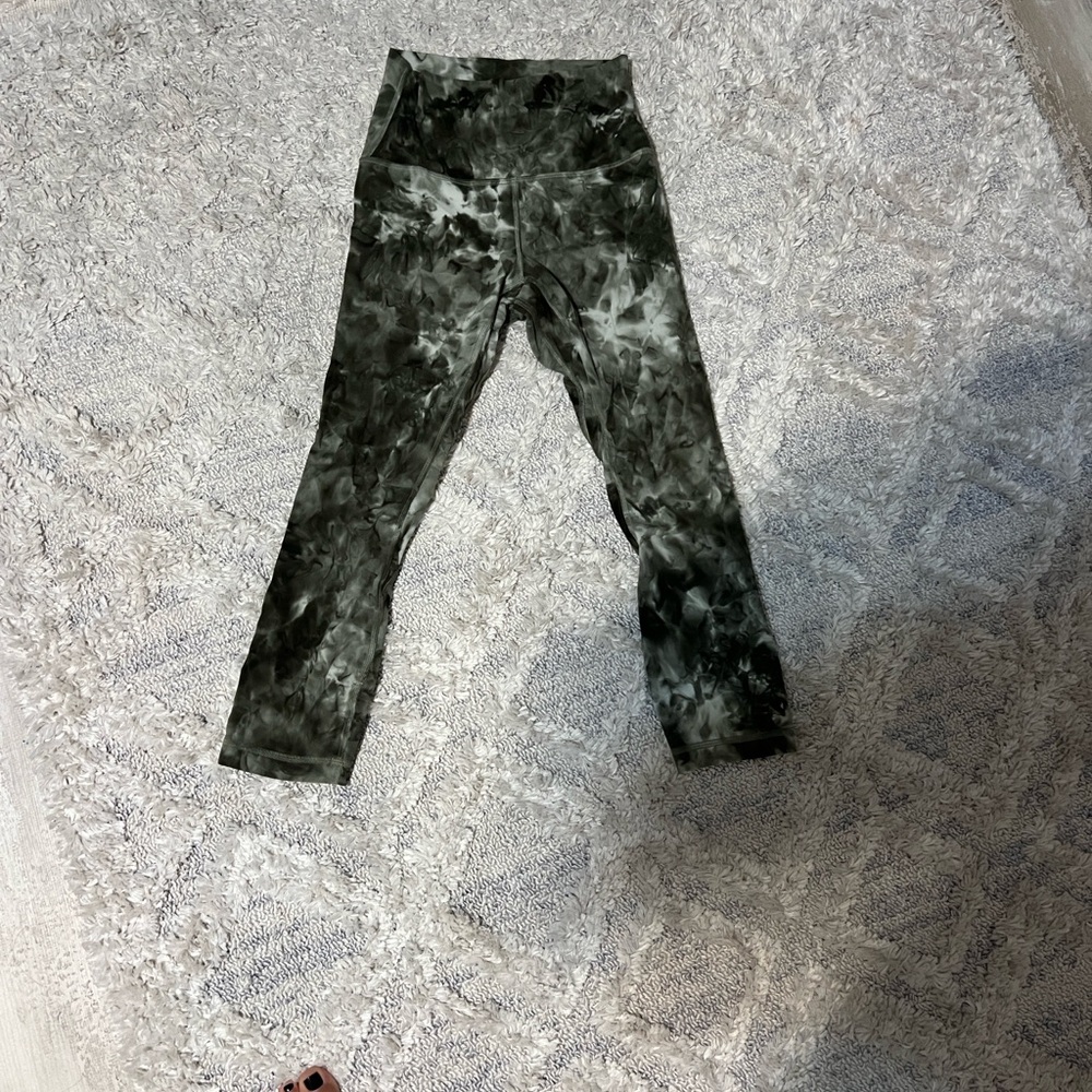 Lululemon align cropped size 4